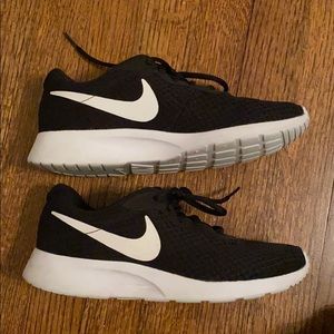 Nike Women’s Tanjun- black